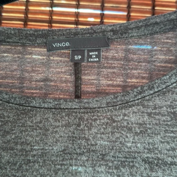 Vince Flattering Long Sleeve - Picture 2 of 4